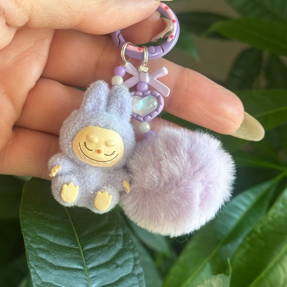 New mini flocked have a seat labubu keychain - Picture 6 of 6